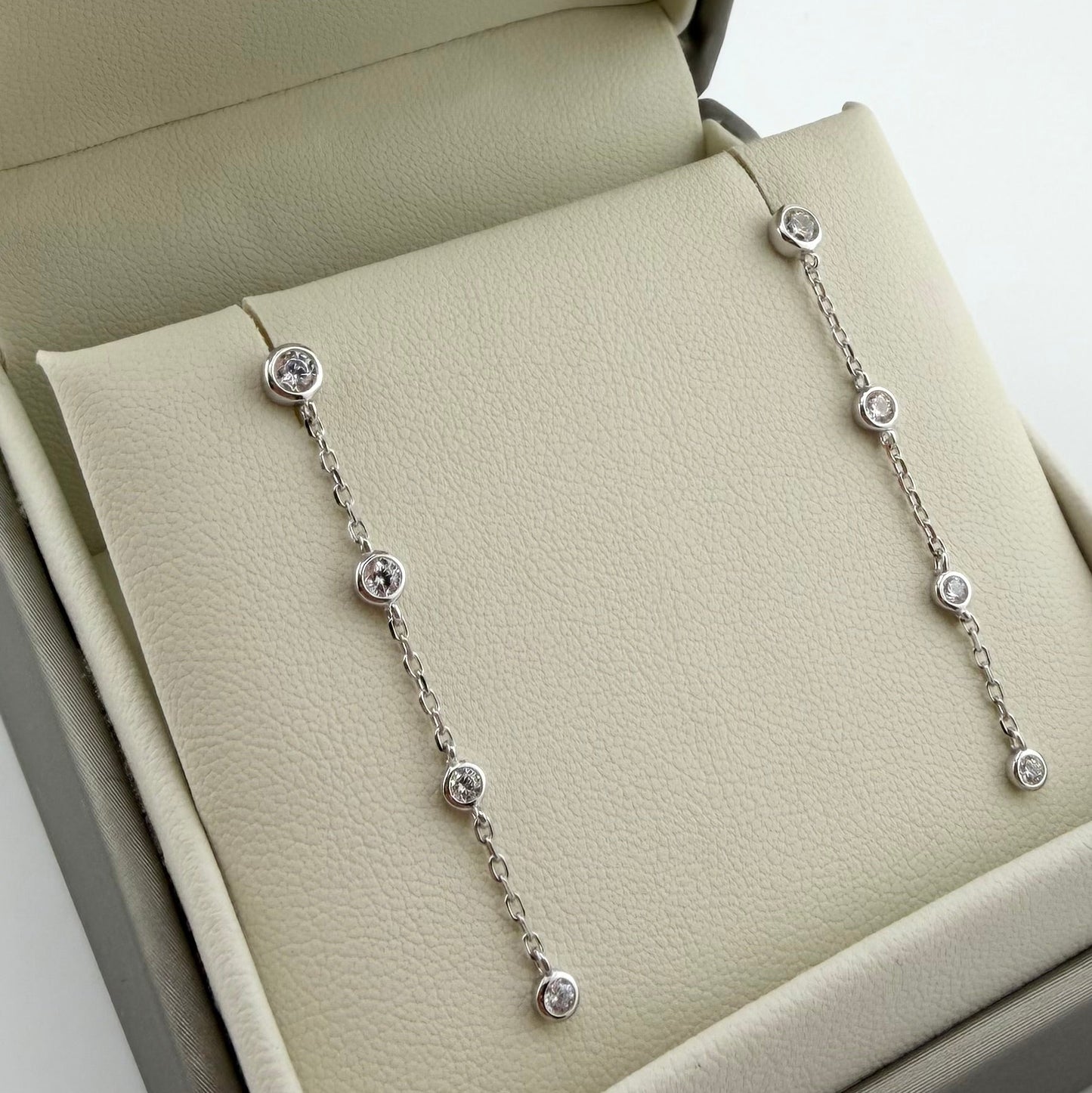 Orecchini pendenti con 4 zirconi - Argento 925