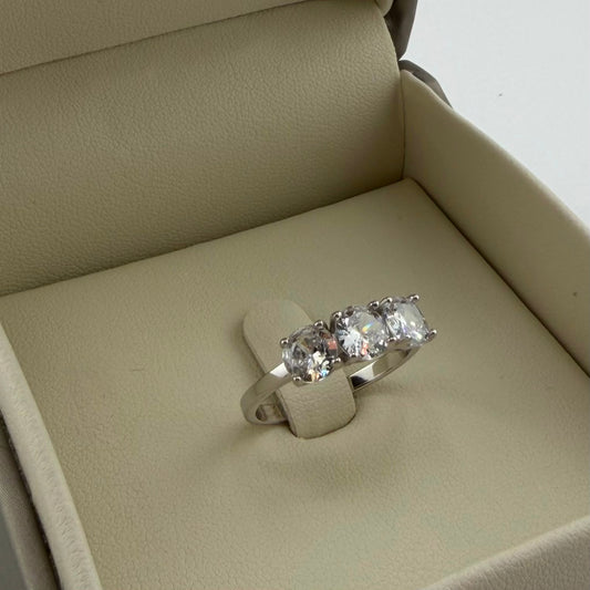 Anello Trilogy con zirconi da 6 mm - Argento 925