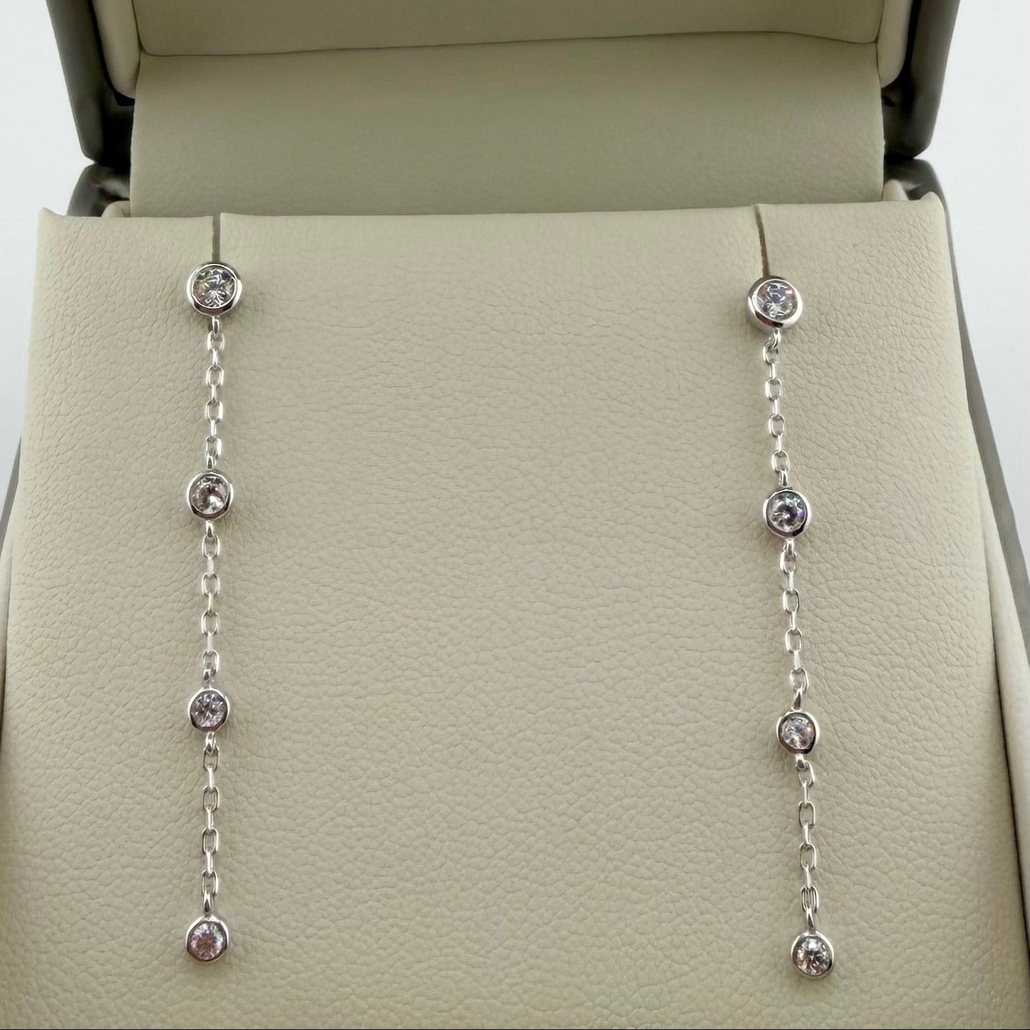 Orecchini pendenti con 4 zirconi - Argento 925