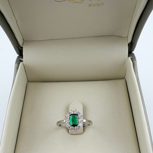 Anello Kate con rettangolo verde e zirconi bianchi - Argento 925