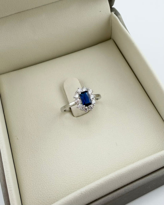 Anello Kate con rettangolo blu e zirconi bianchi - Argento 925