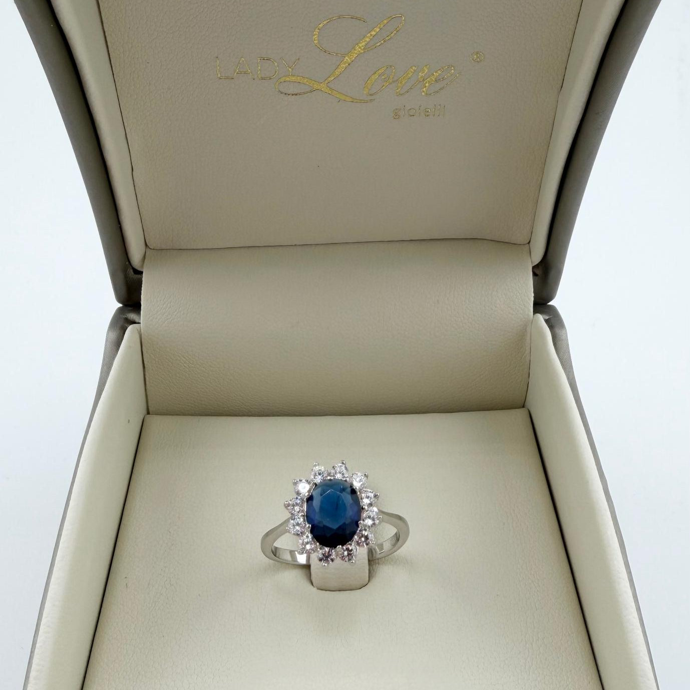 Anello Kate con ovale blu e zirconi bianchi - Argento 925