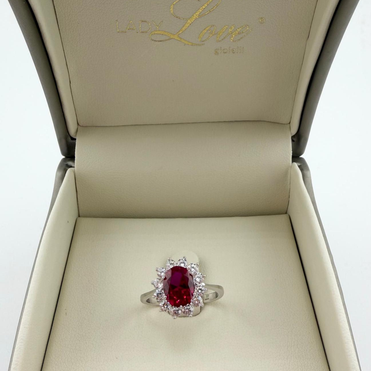 Anello Kate con ovale rosso e zirconi bianchi - Argento 925