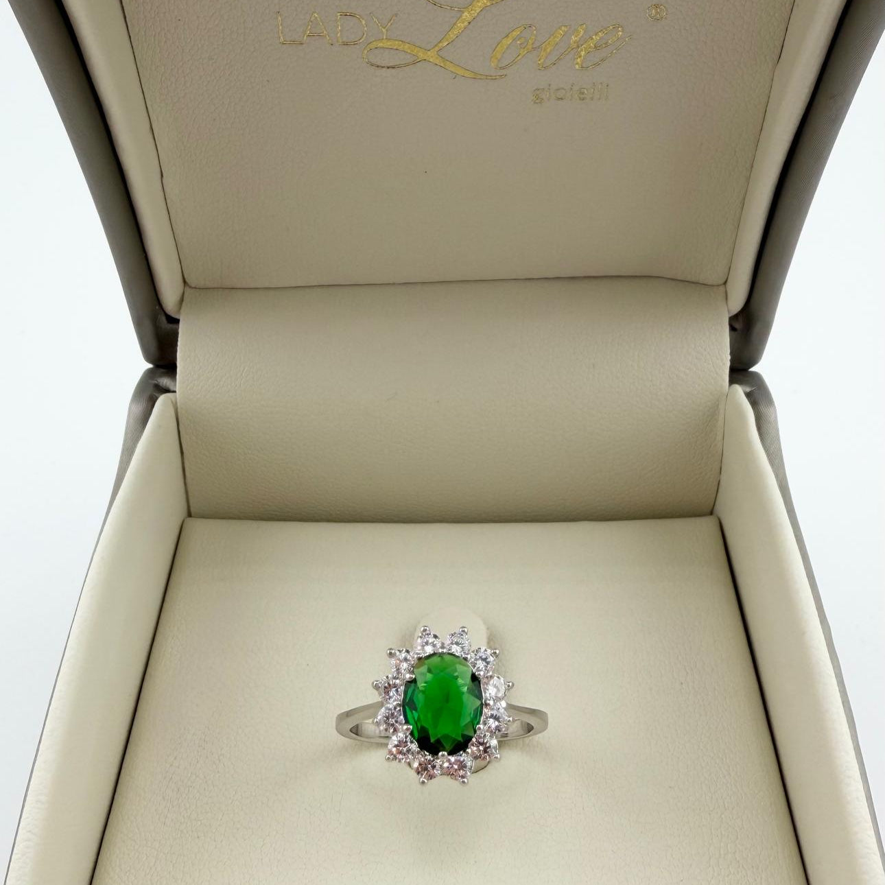 Anello Kate con ovale verde e zirconi bianchi - Argento 925