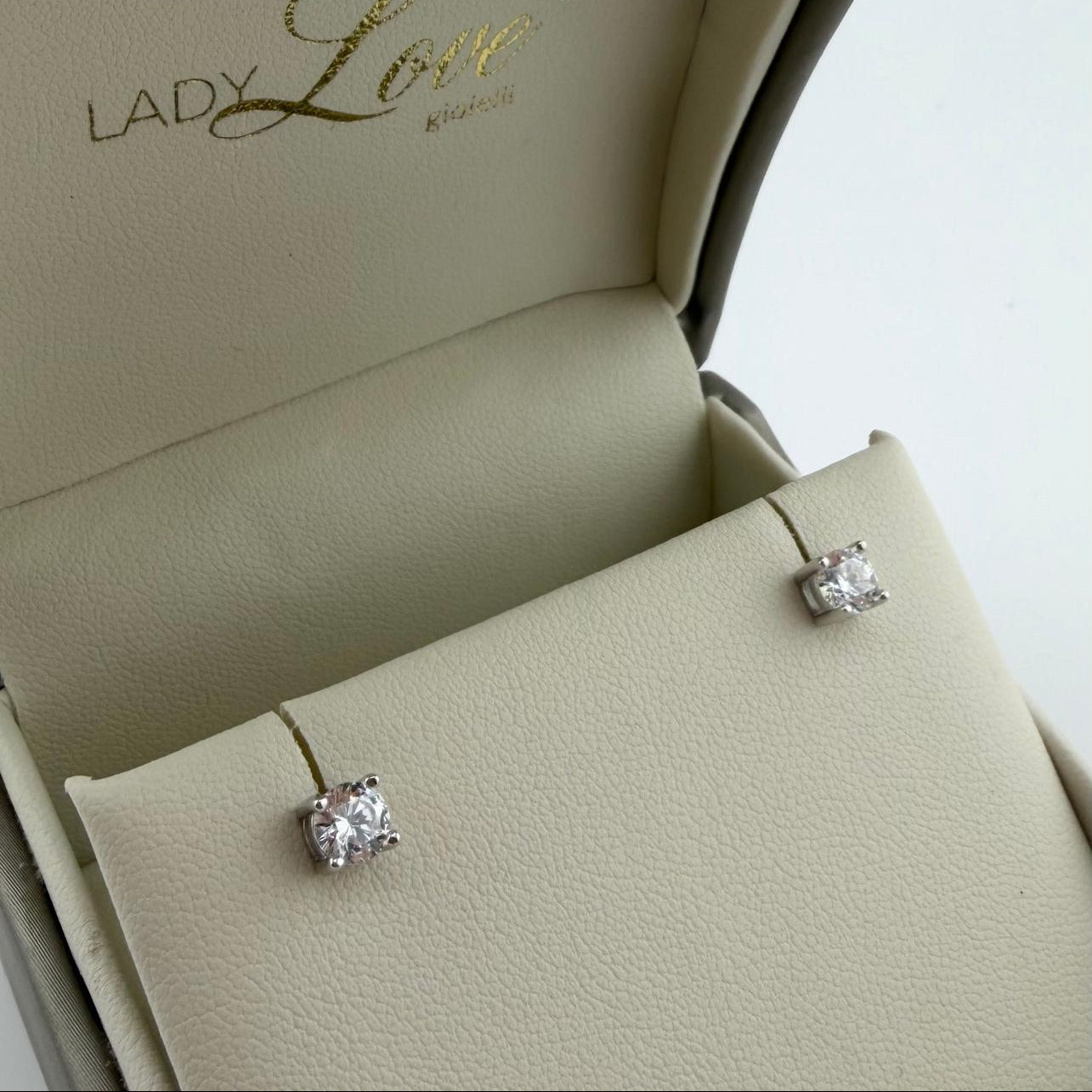 Orecchini punto luce con zircone da 5 mm - Argento 925